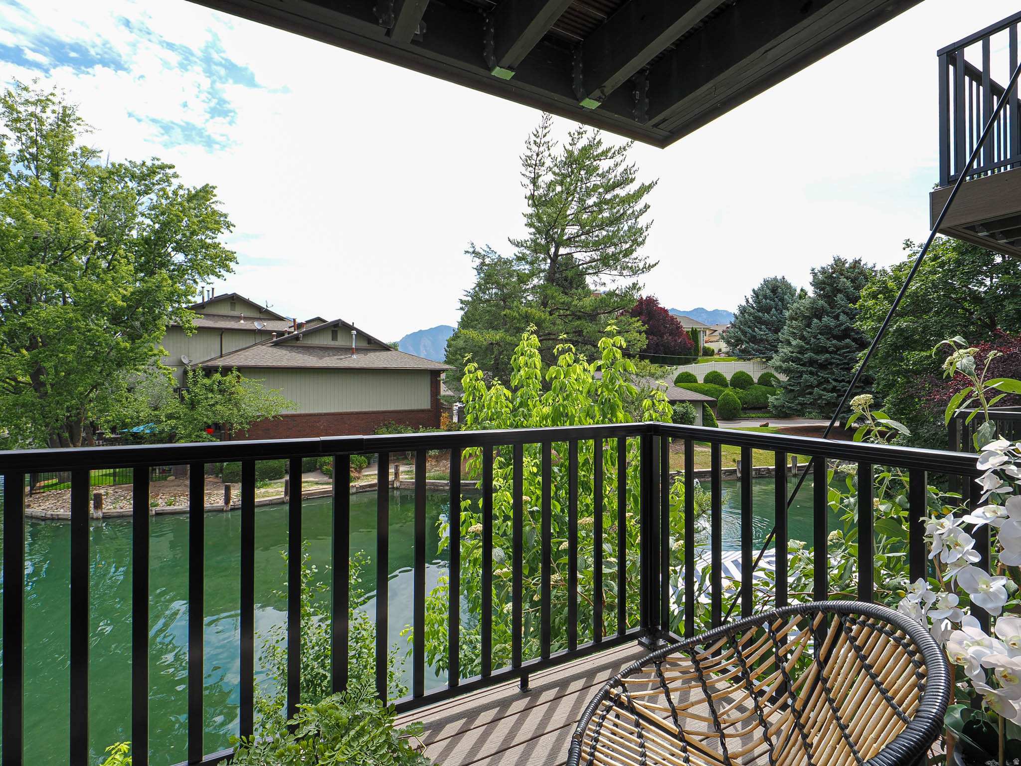 HIDDEN LAKE CONDM - Residential