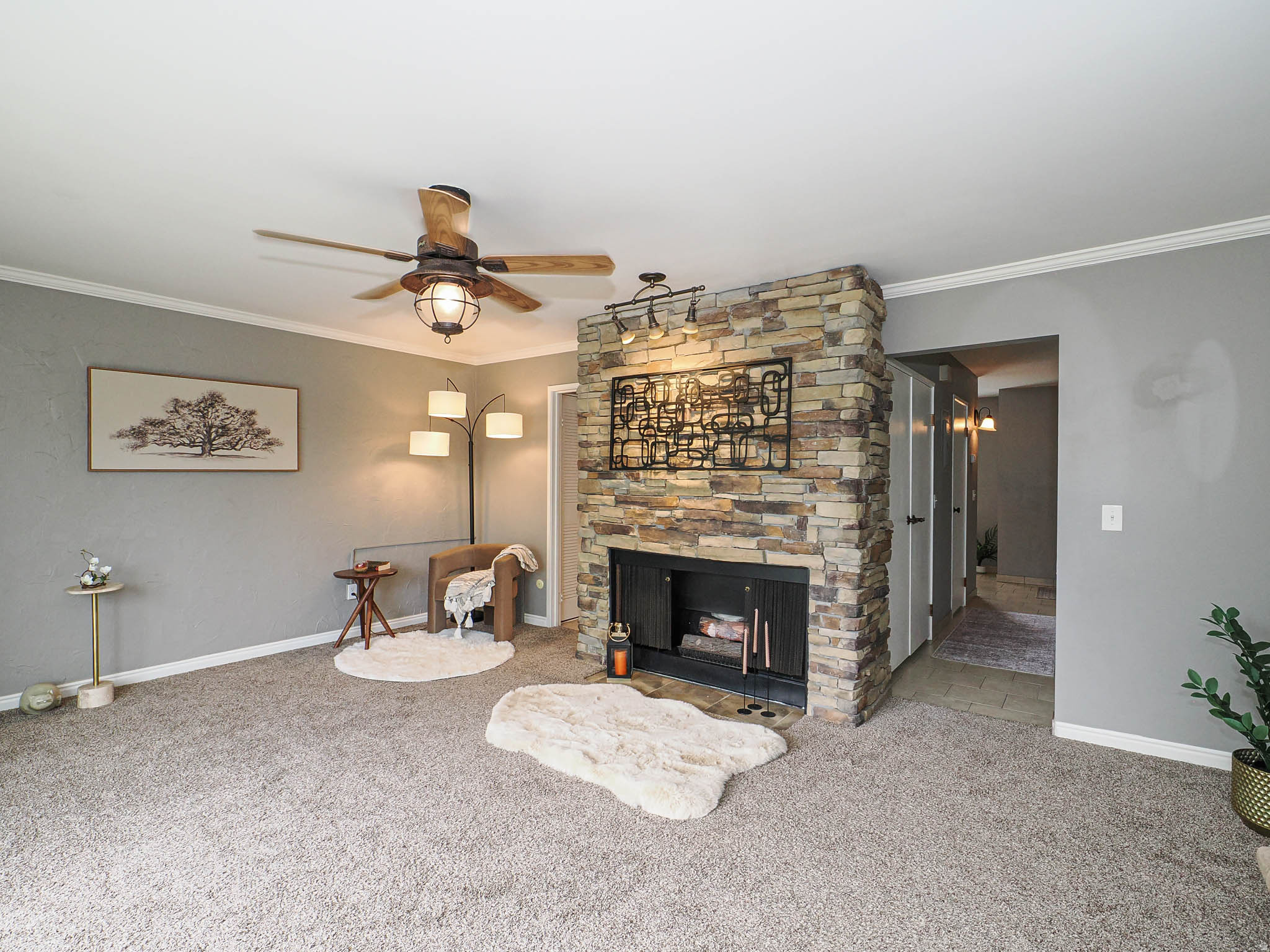 HIDDEN LAKE CONDM - Residential