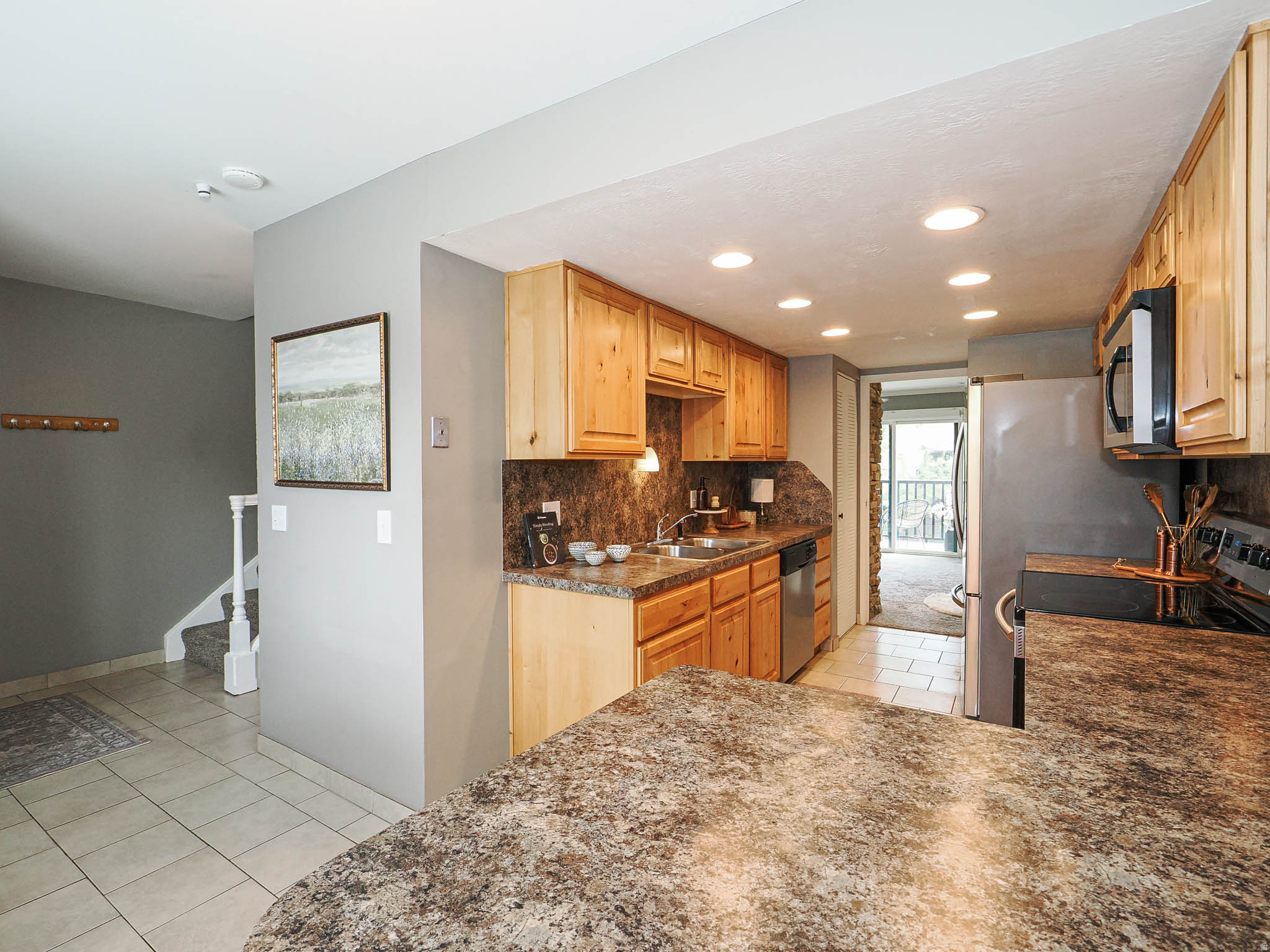 HIDDEN LAKE CONDM - Residential