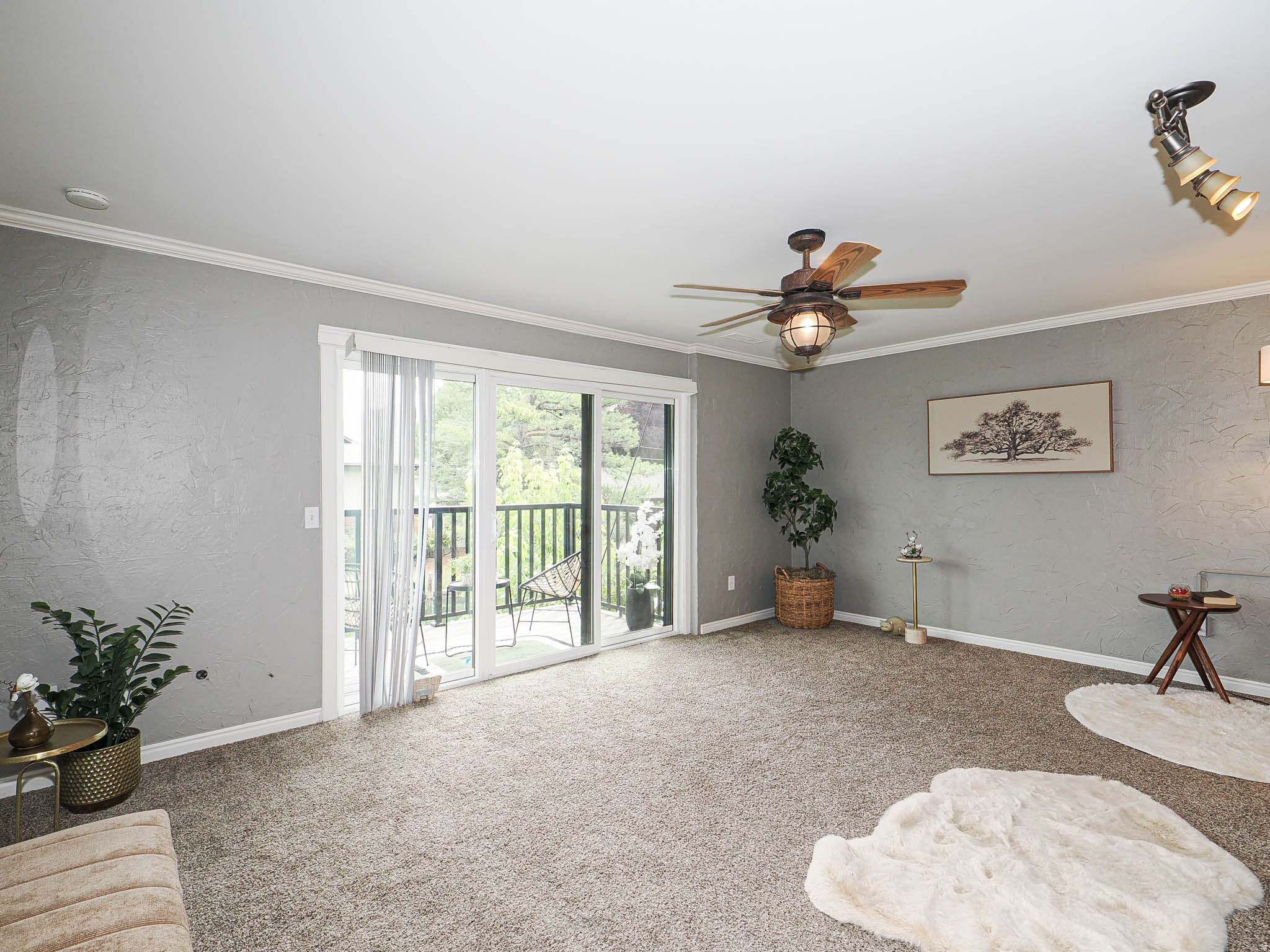 HIDDEN LAKE CONDM - Residential