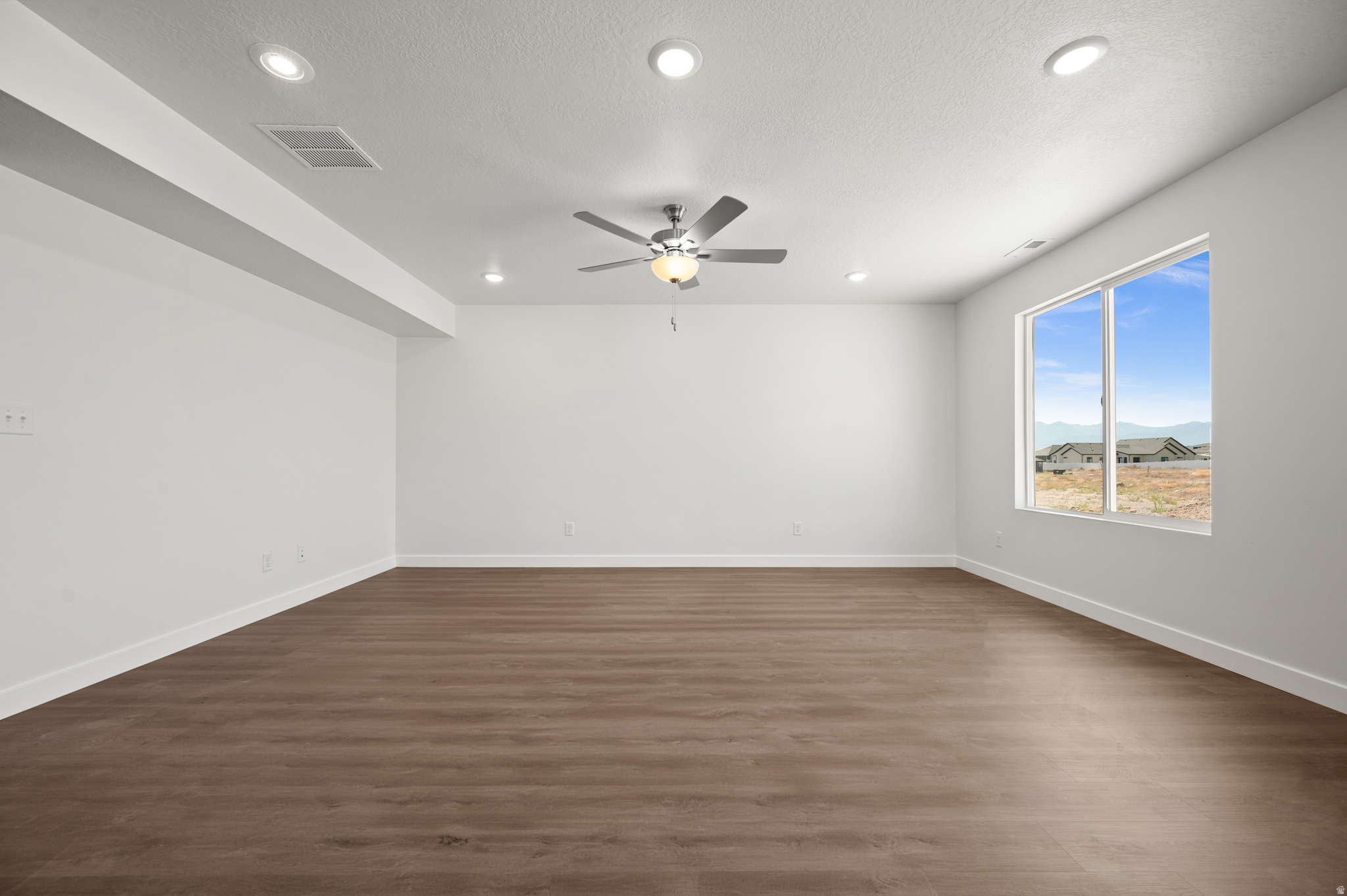 EAGLE VILLAGE - Residential