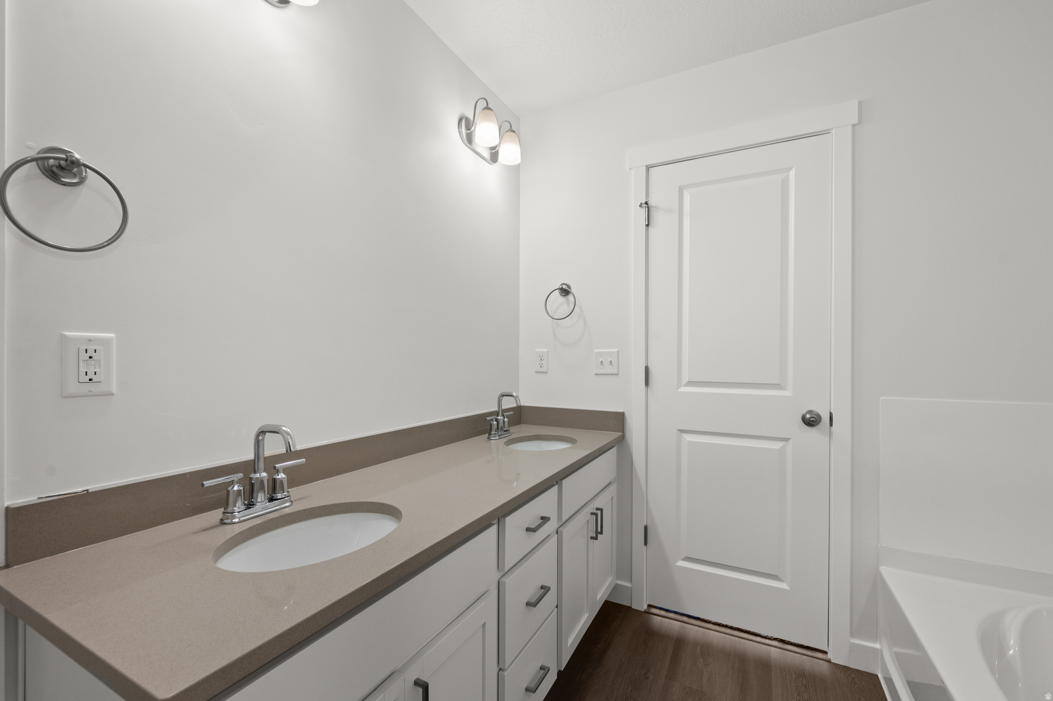 EAGLE VILLAGE - Residential