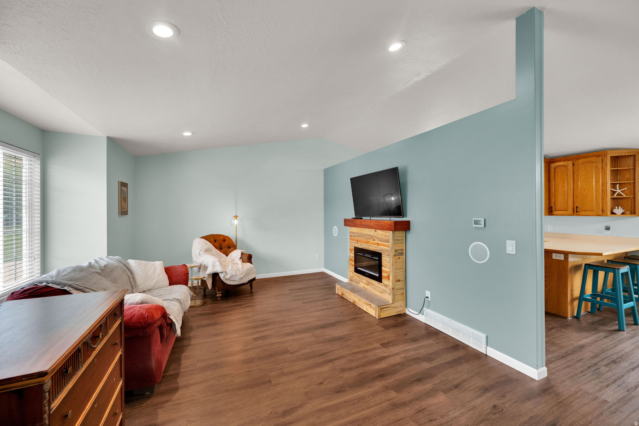 ERN HAYES - Residential