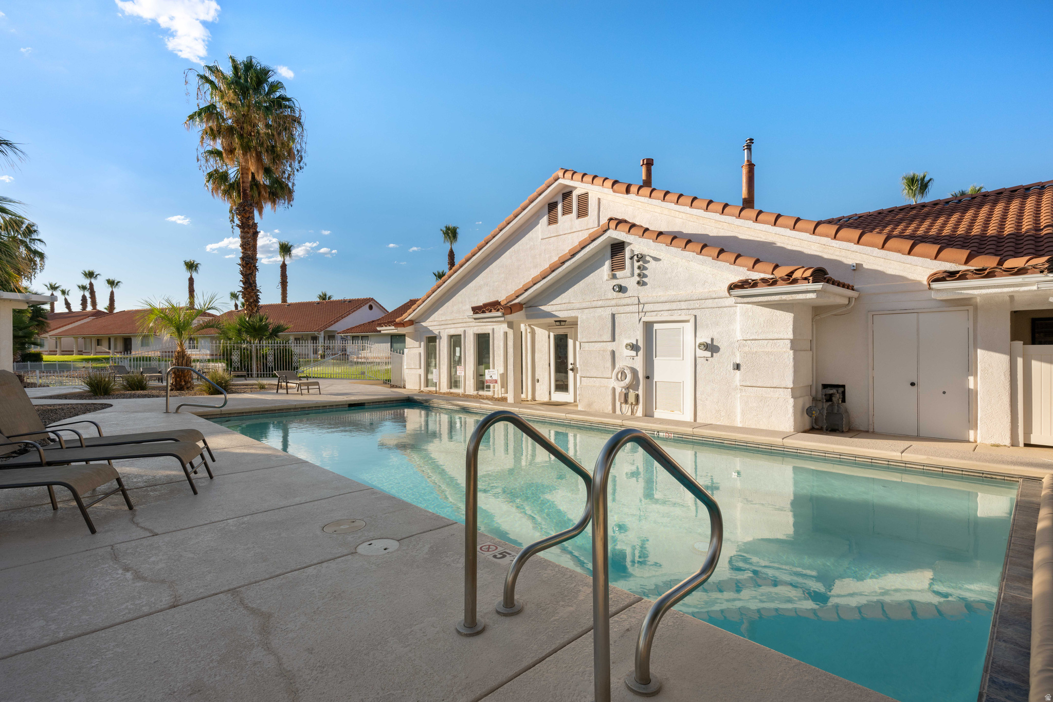 CRYSTAL LAKES TOWNHOMES - Residential