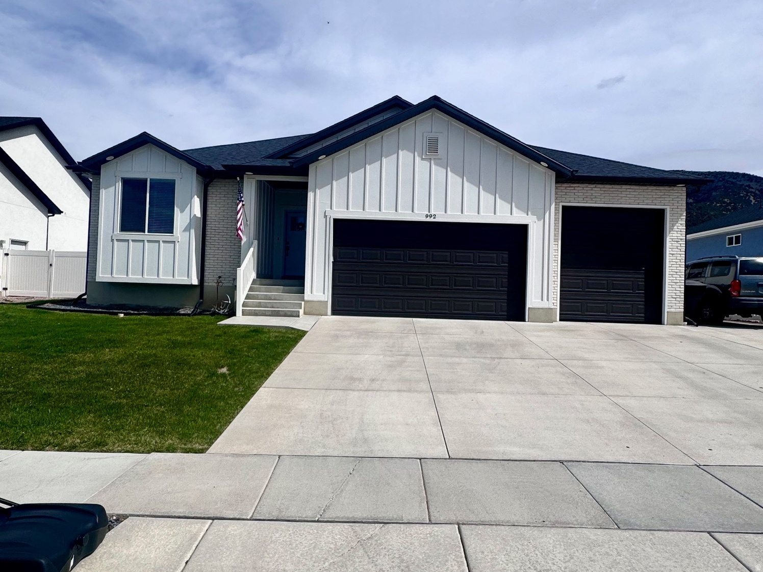 MOUNTAIN VISTA - Residential