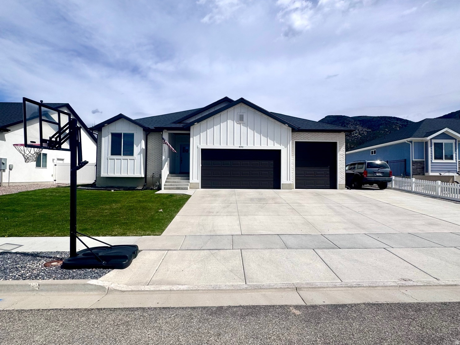 MOUNTAIN VISTA - Residential