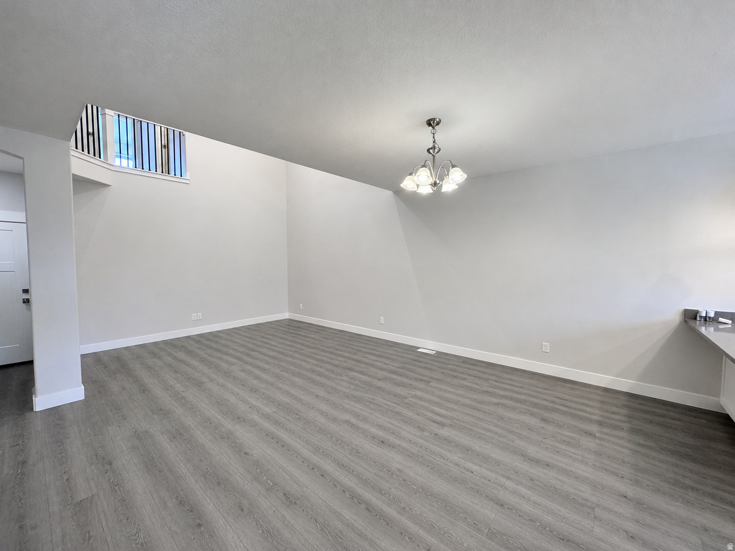 MOUNTAIN RIDGE - Residential Lease
