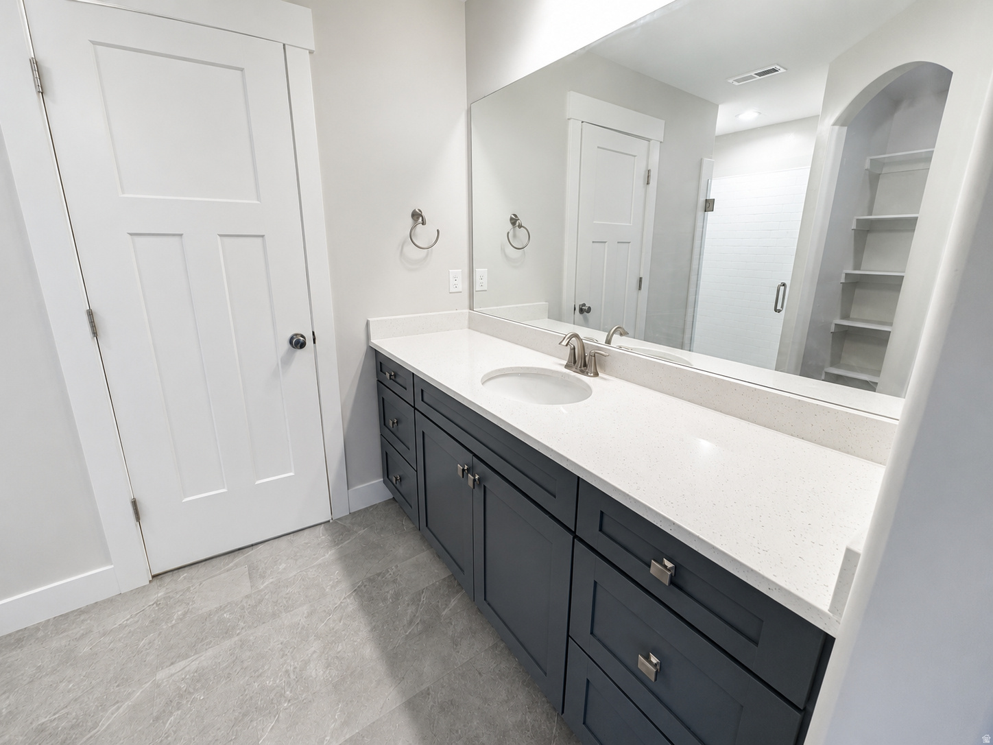 MOUNTAIN RIDGE - Residential Lease