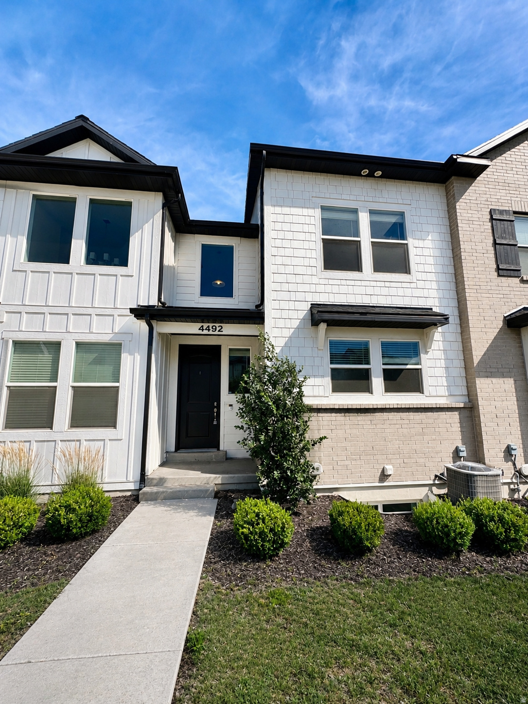 MOUNTAIN RIDGE - Residential Lease