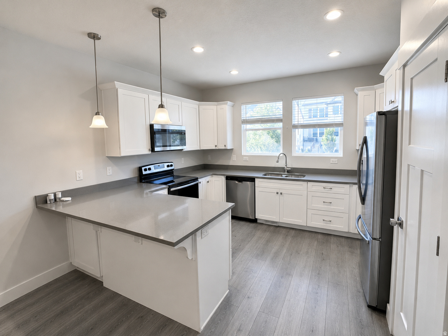 MOUNTAIN RIDGE - Residential Lease