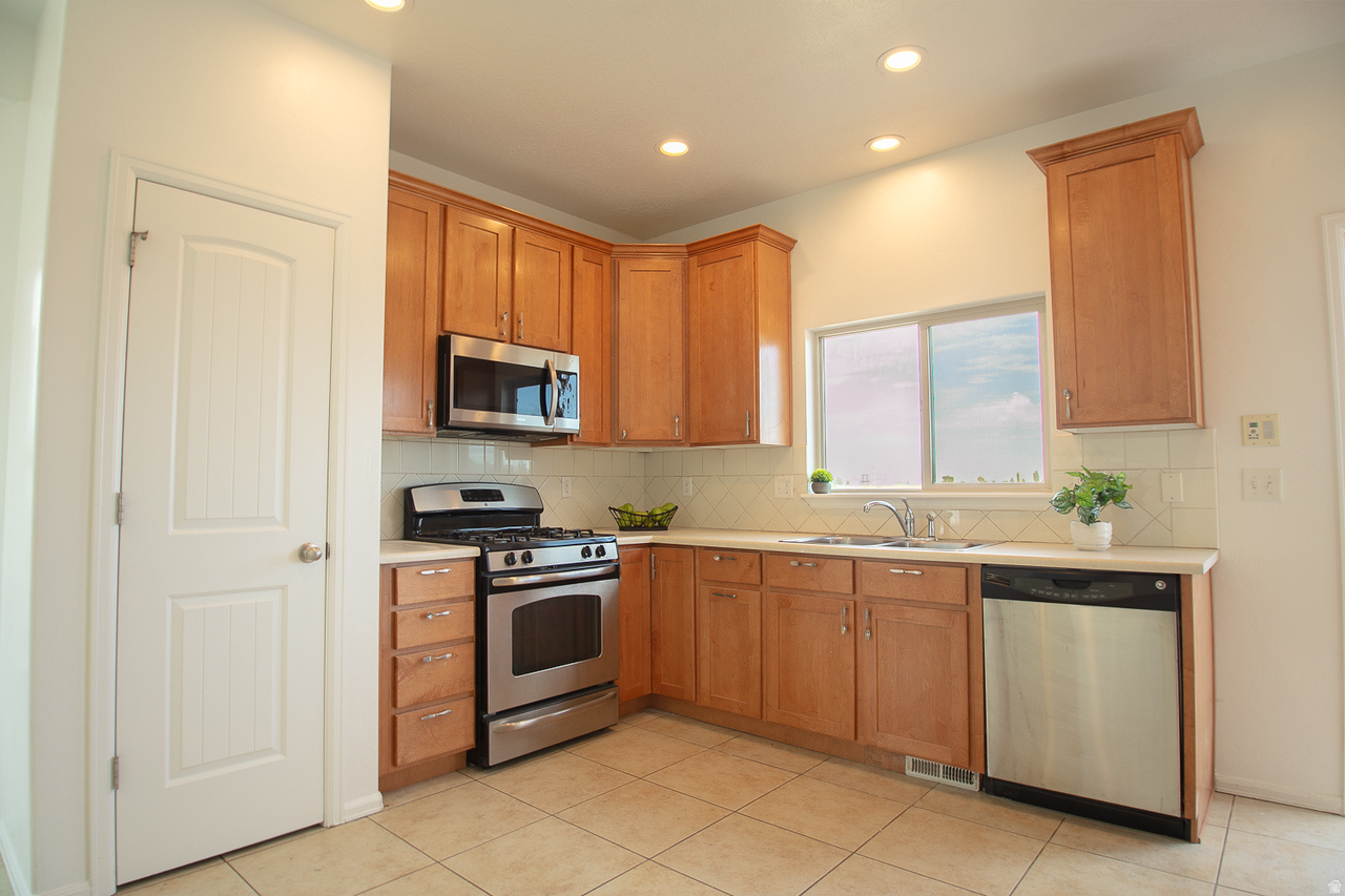 GREYHAWK PATIO HOMES - Residential