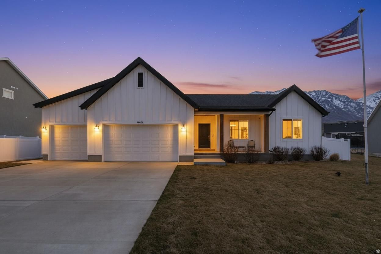 FOOTHILL VILLAGE - Residential