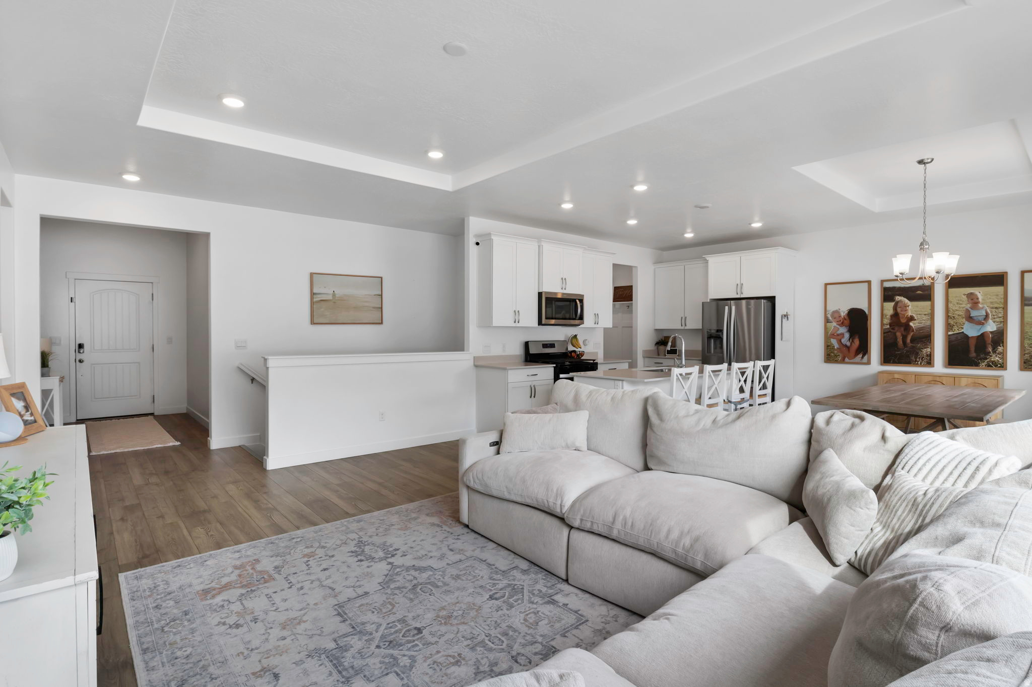 FOOTHILL VILLAGE - Residential