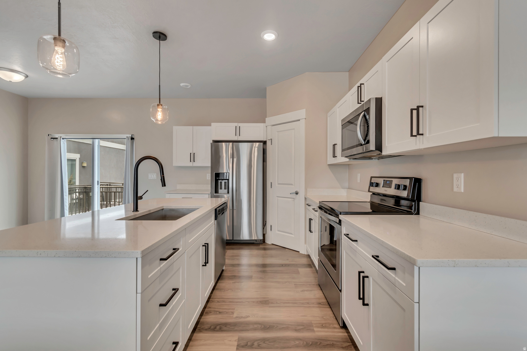 LAKEVIEW - Residential