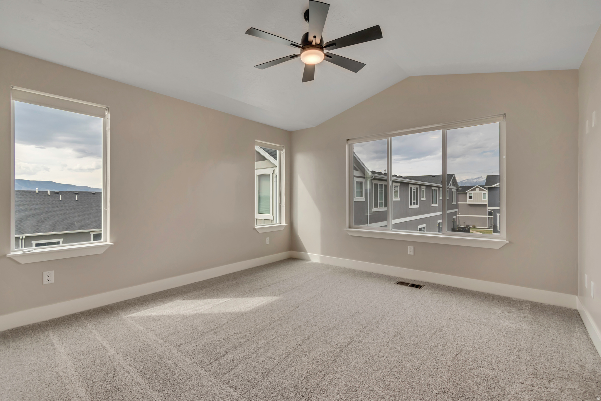 LAKEVIEW - Residential