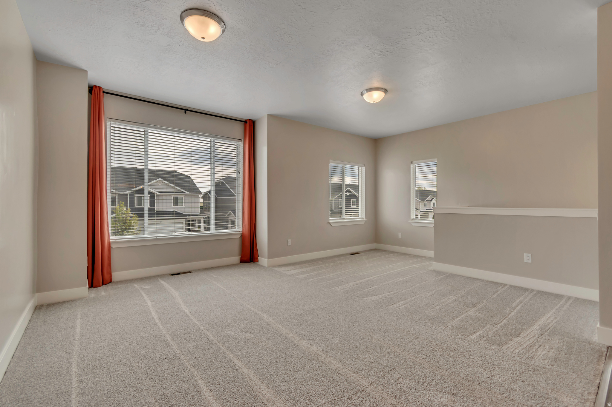LAKEVIEW - Residential