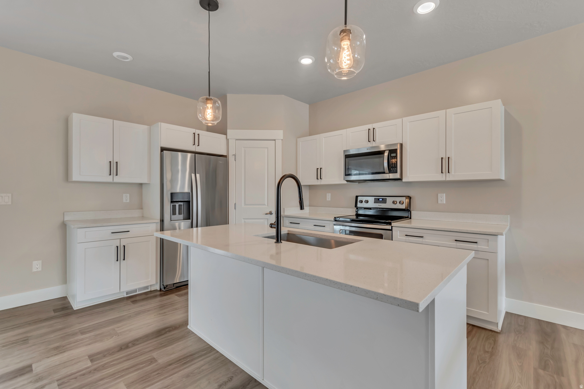 LAKEVIEW - Residential
