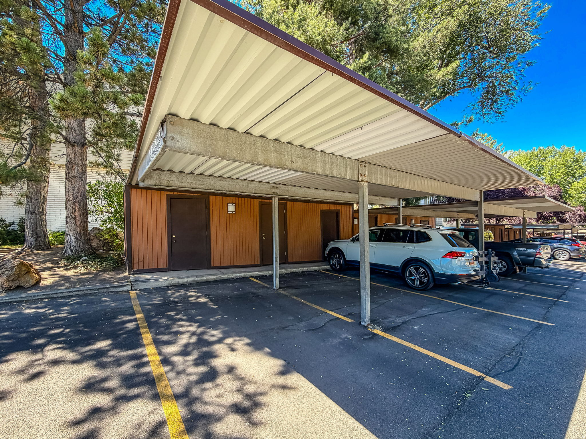 WOOD HOLLOW - Residential Lease
