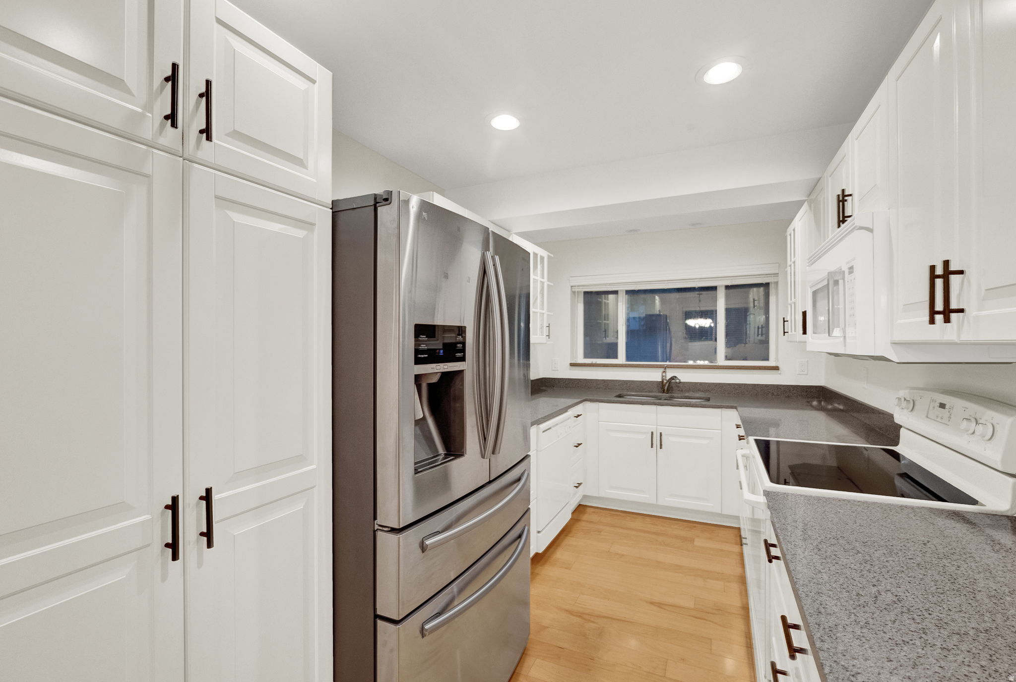 WOOD HOLLOW - Residential Lease