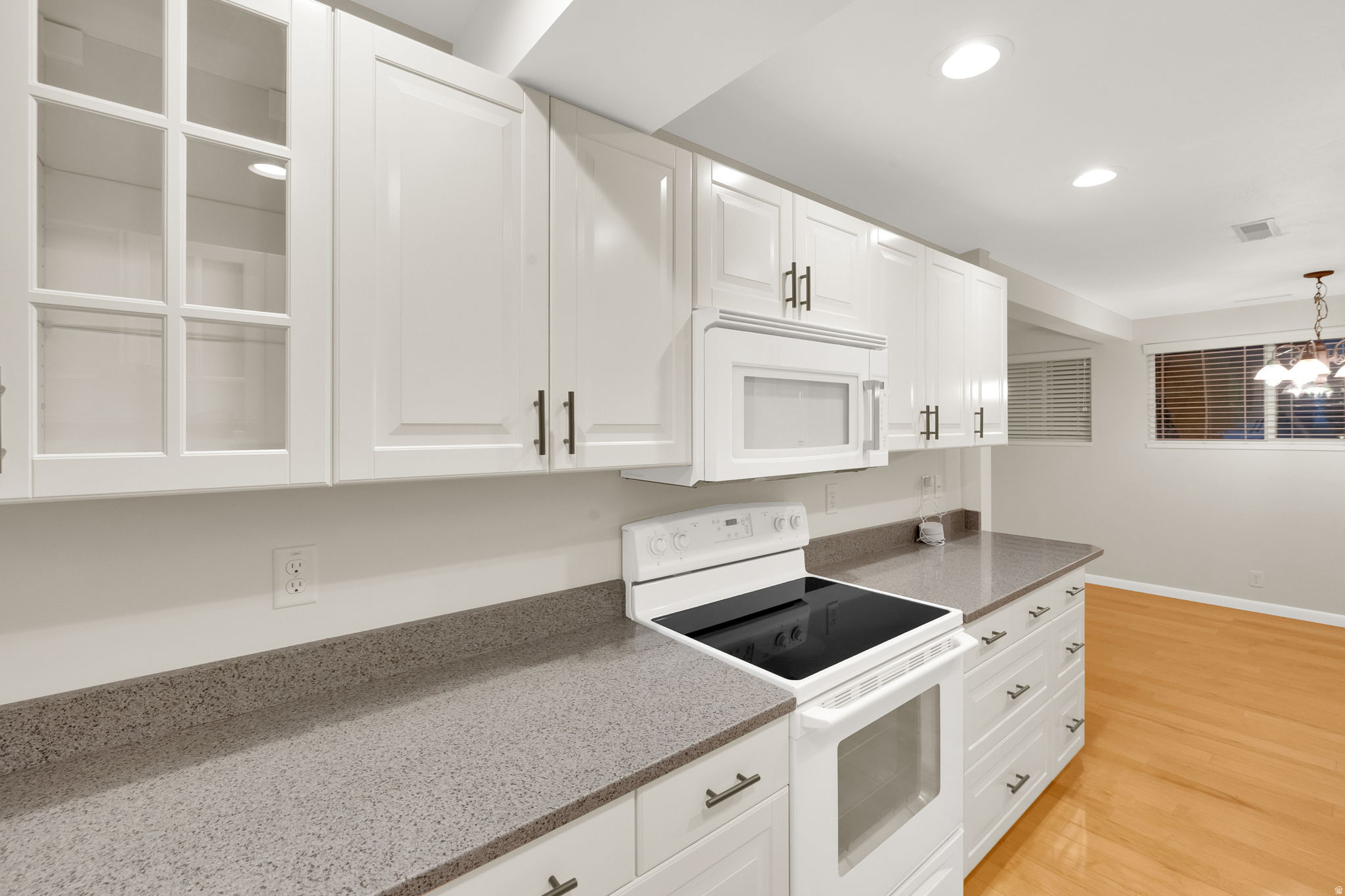 WOOD HOLLOW - Residential Lease