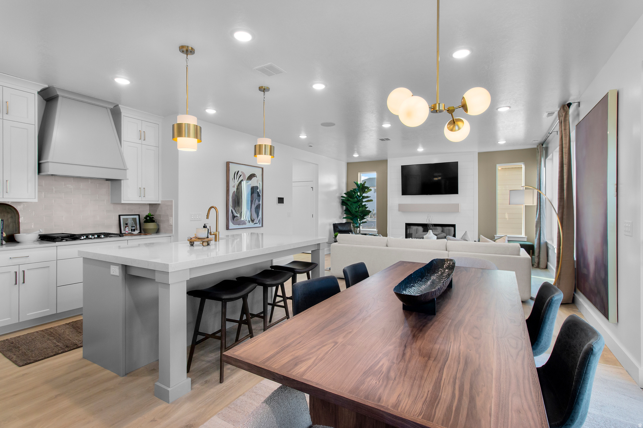 RIVERGATE - Residential