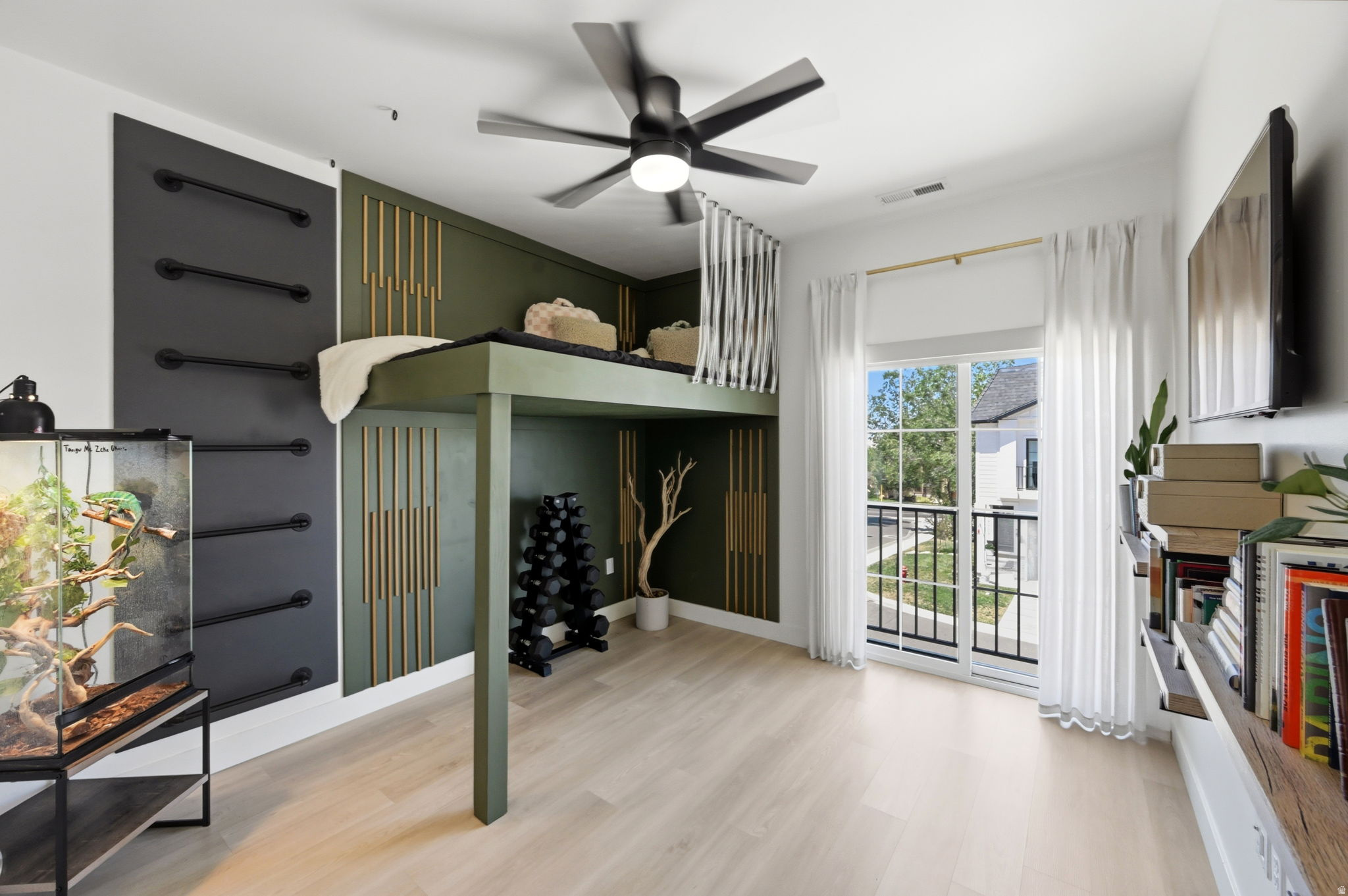 FARMINGTON BROWNSTONES - Residential