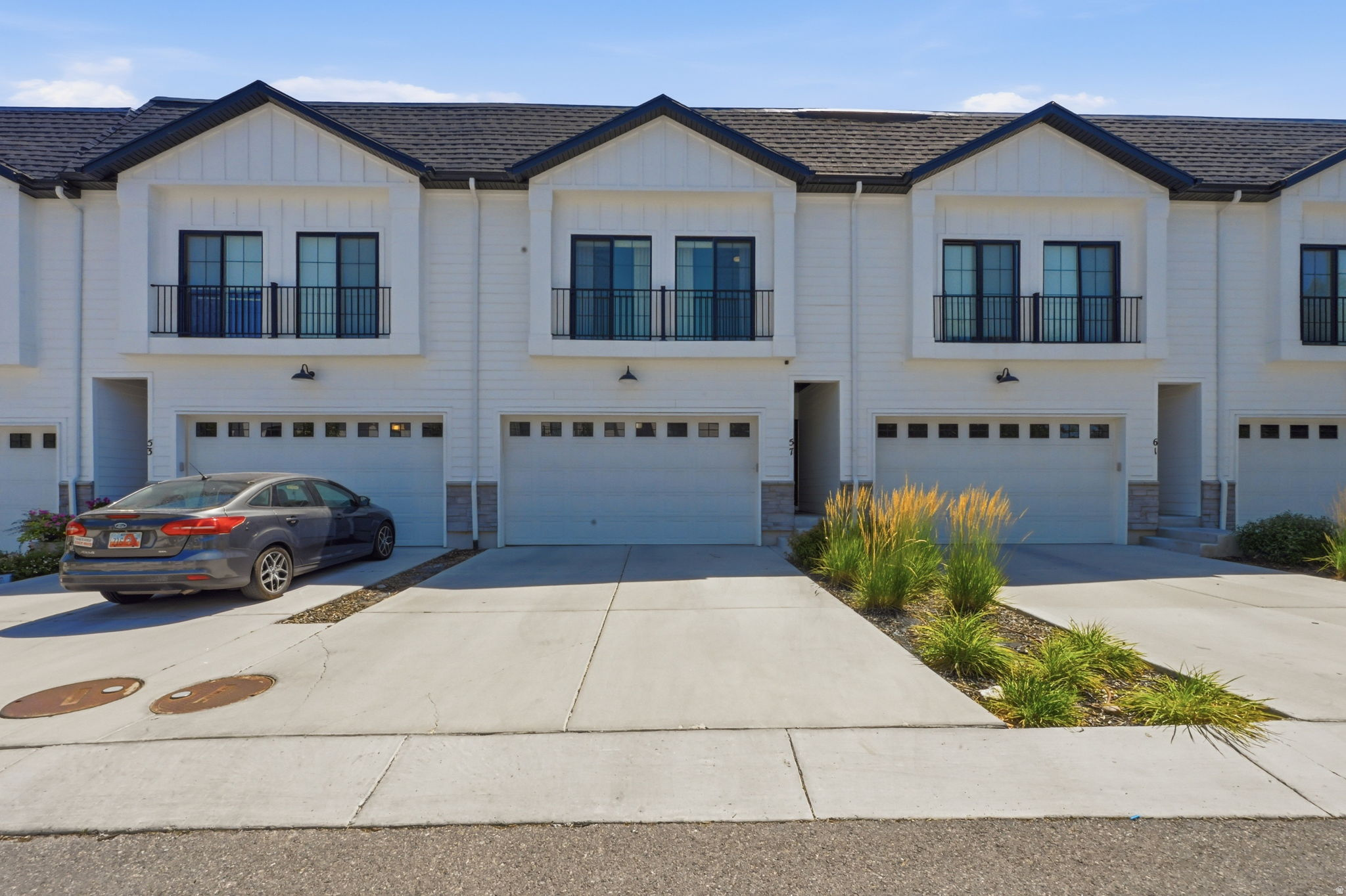 FARMINGTON BROWNSTONES - Residential