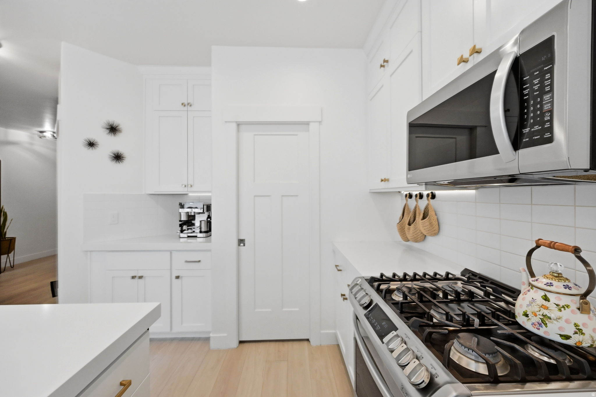 FARMINGTON BROWNSTONES - Residential