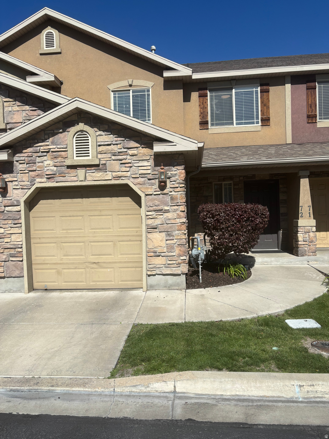 GATEWAY VILLAGE - Residential