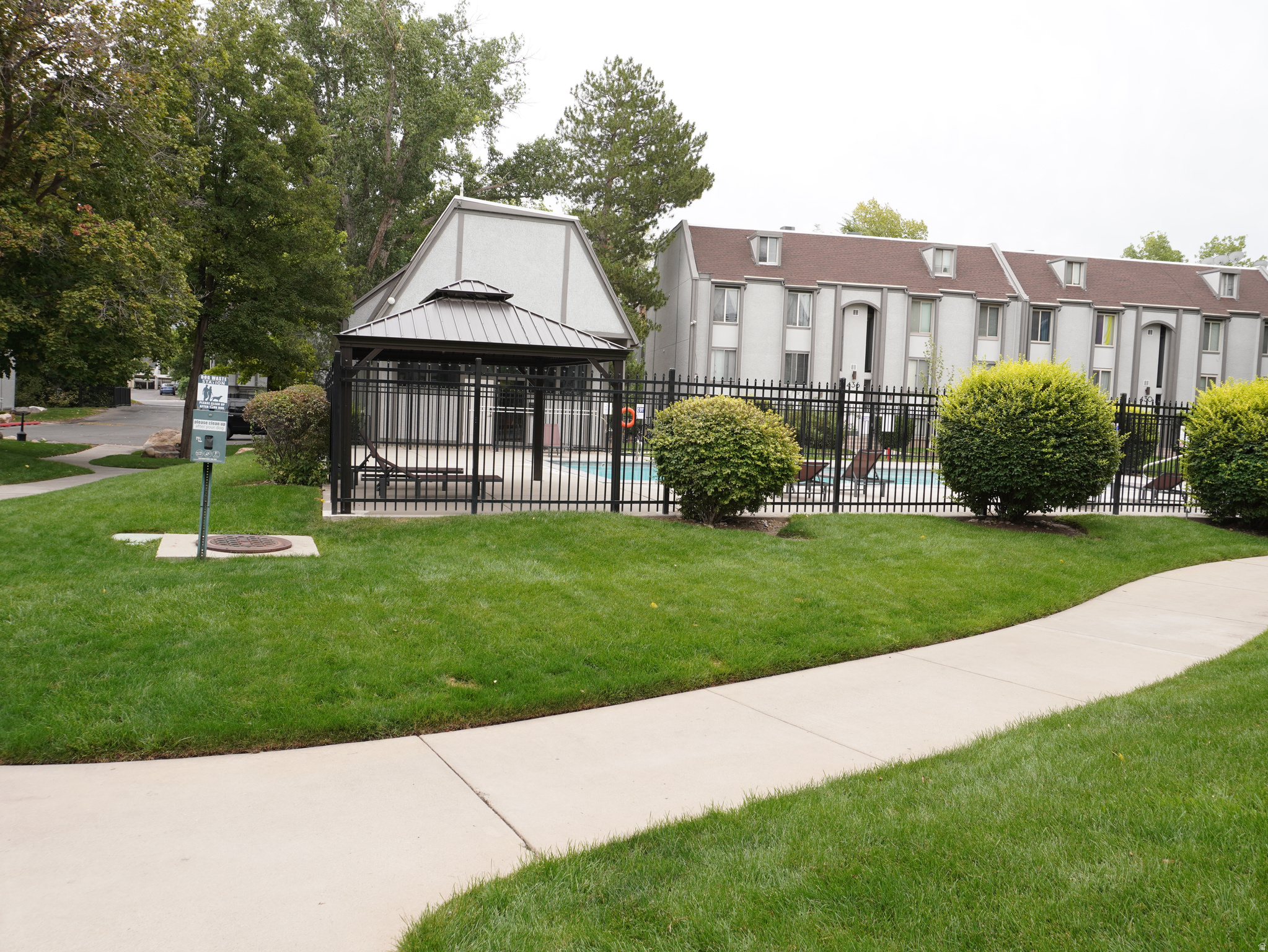WILLOWBROOK - Residential