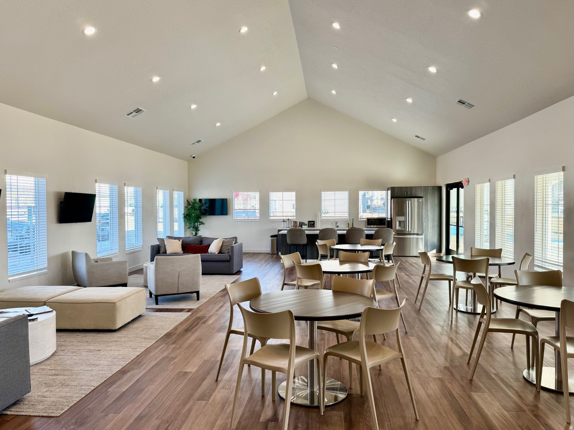 PROMINENCE POINT - Residential