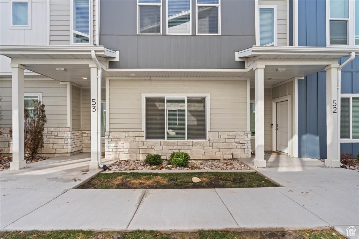 PROMINENCE POINT - Residential