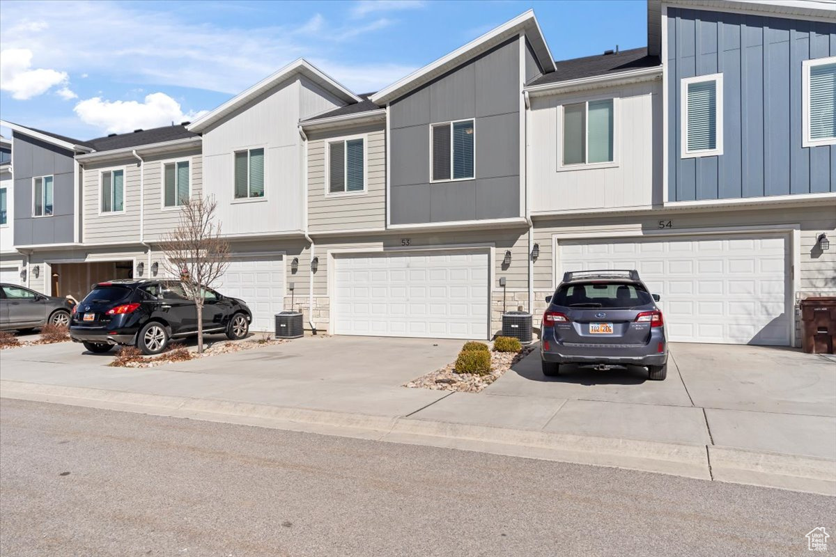 PROMINENCE POINT - Residential