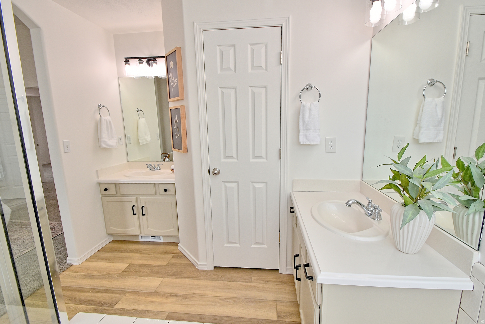 COLONY POINT - Residential
