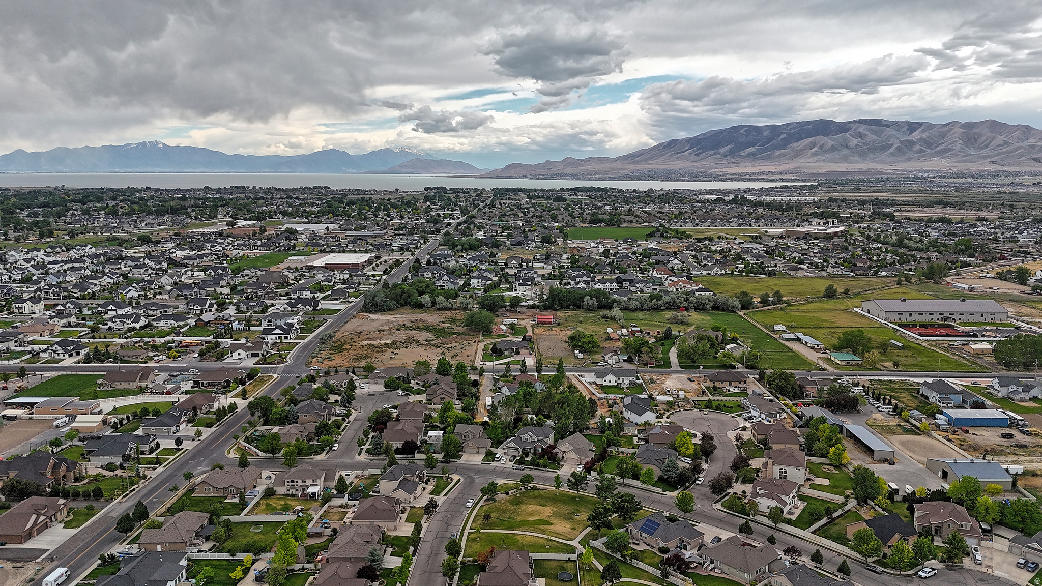 COLONY POINT - Residential