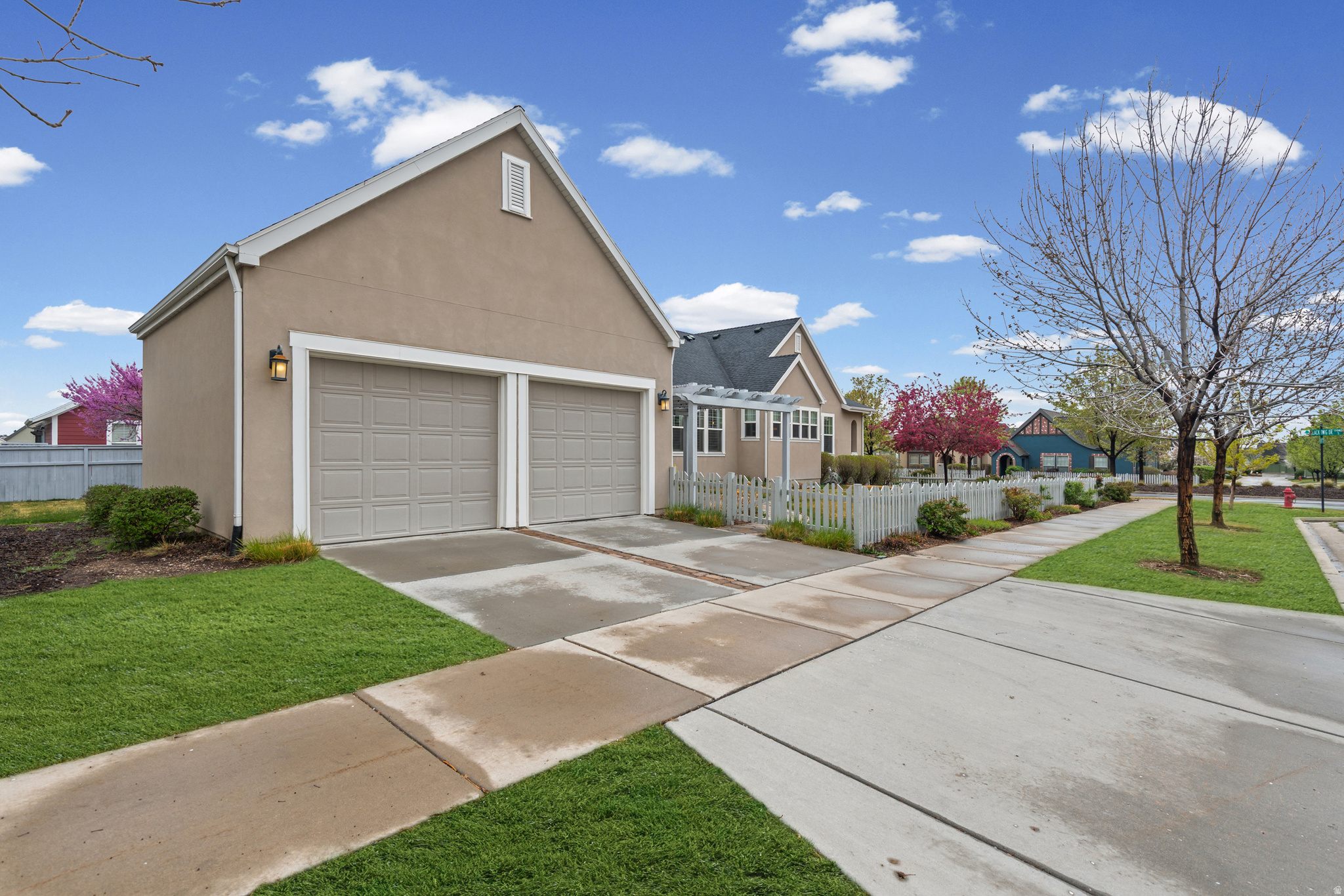 DAYBREAK - Residential