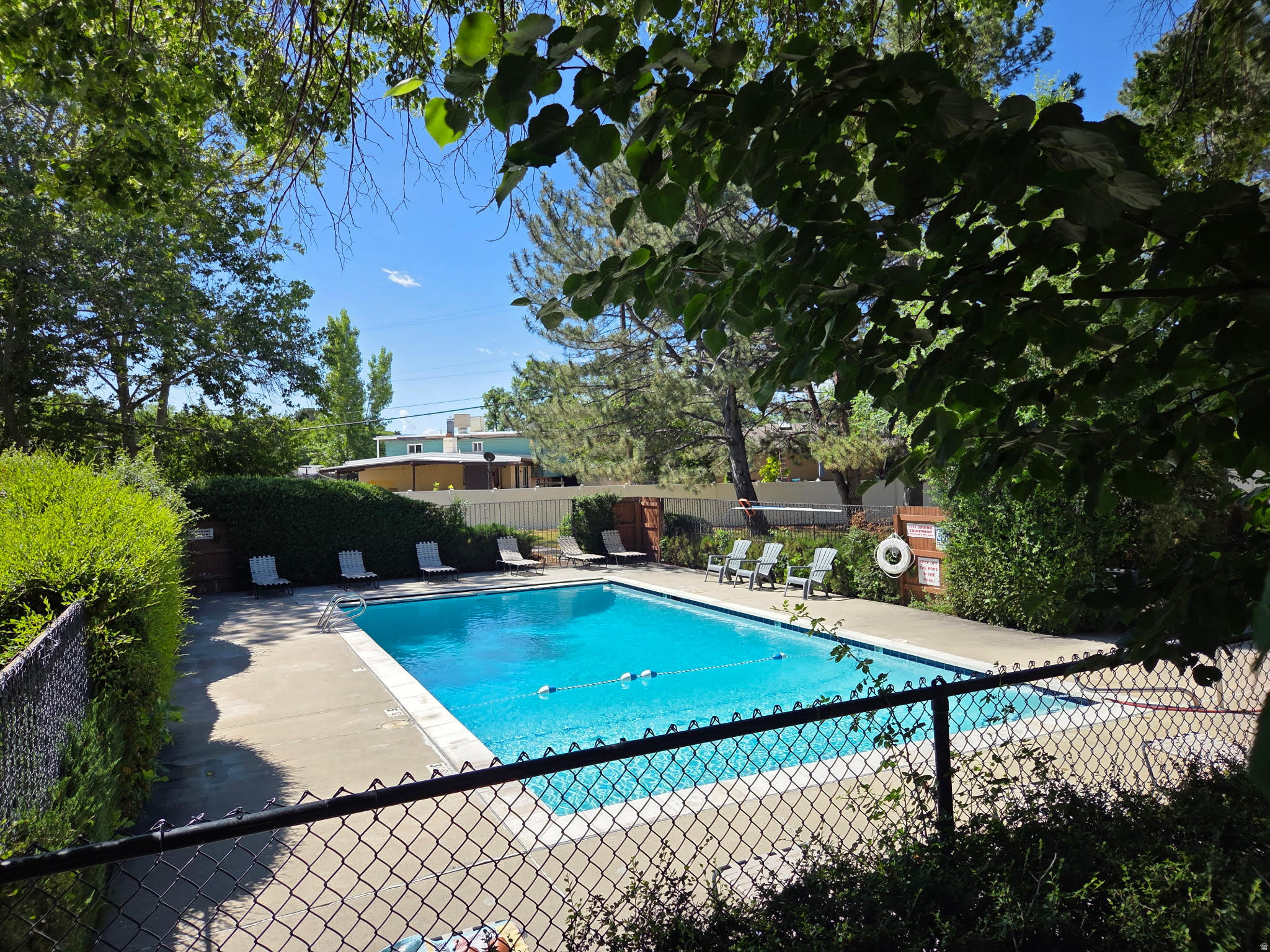 COVENTRY MANOR - Residential