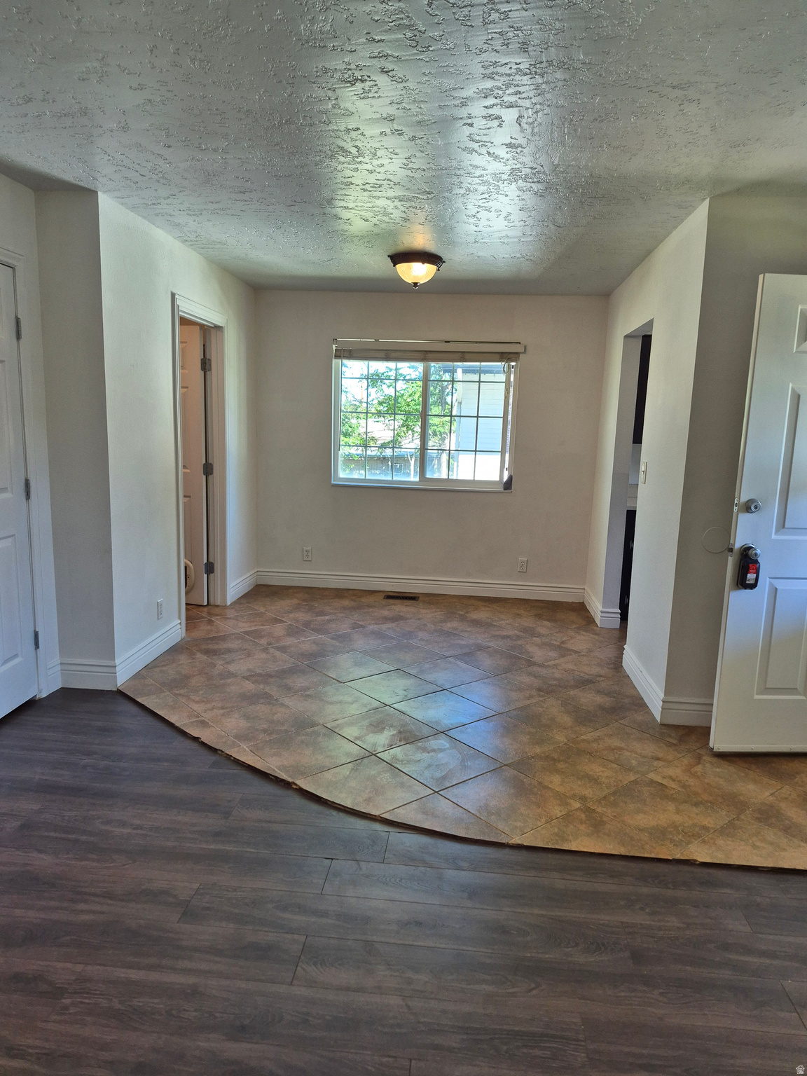 COVENTRY MANOR - Residential