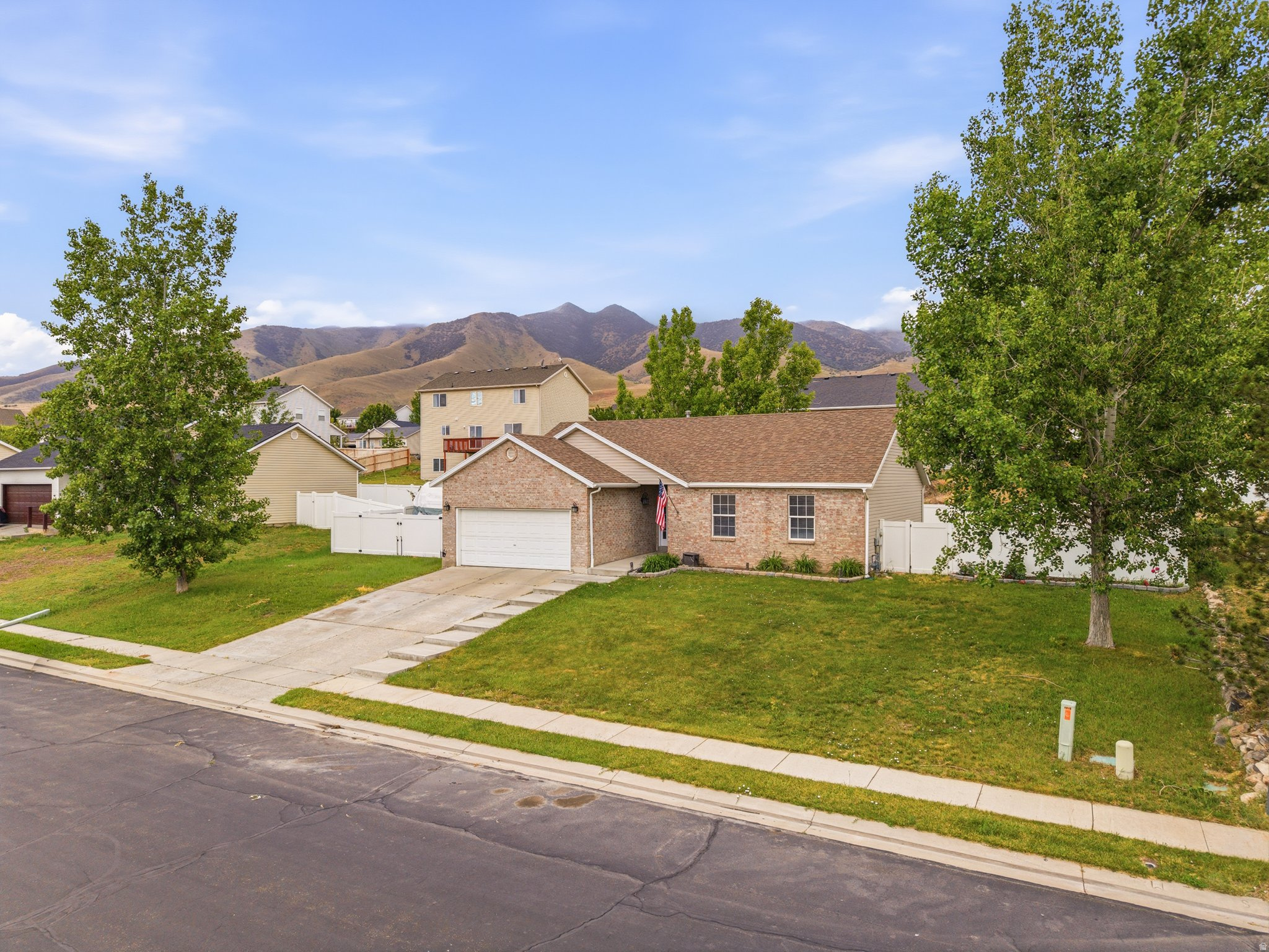 LAKE MOUNTAIN ESTATES - Residential