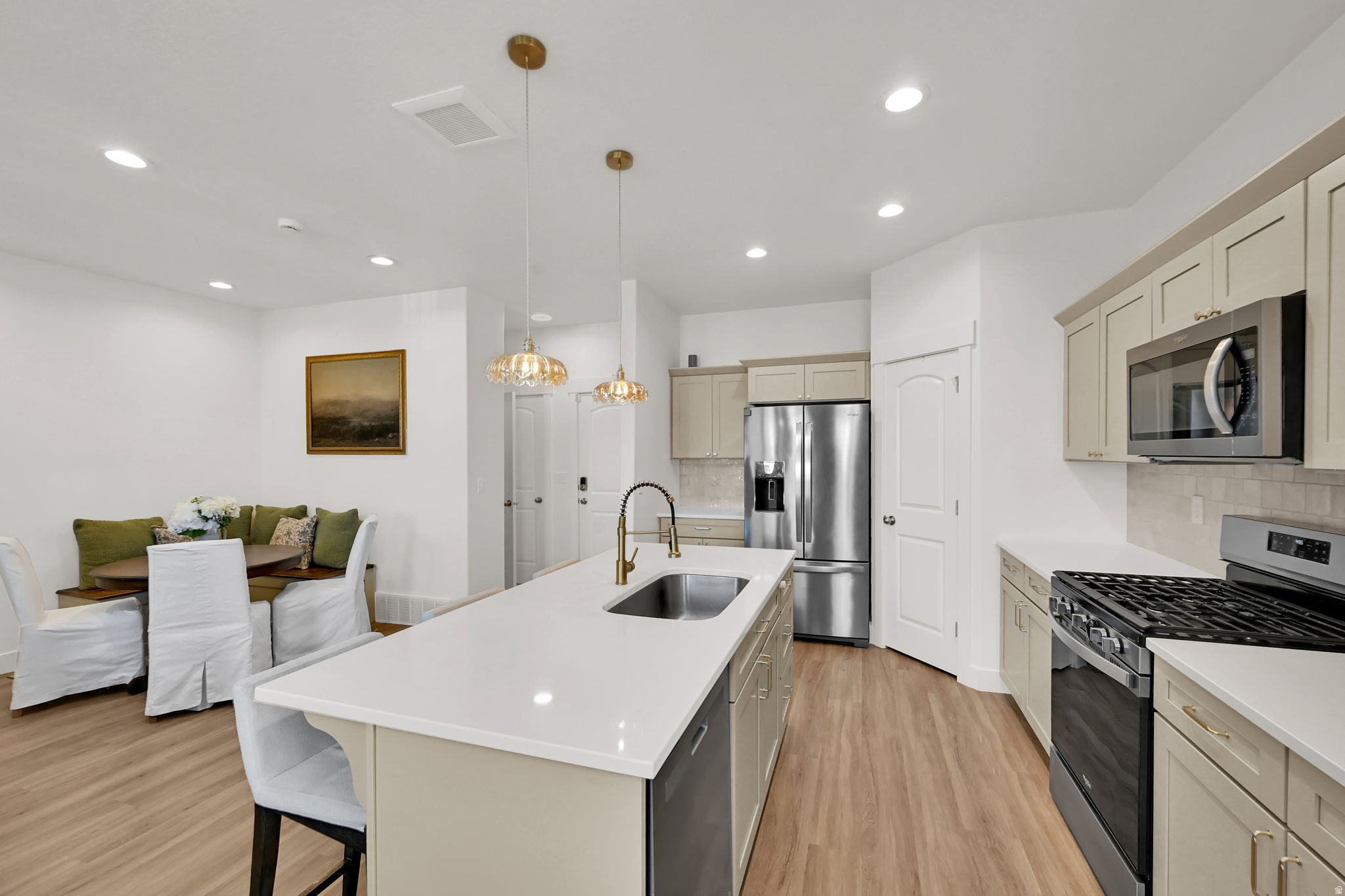 MOUNTAIN RIDGE - Residential