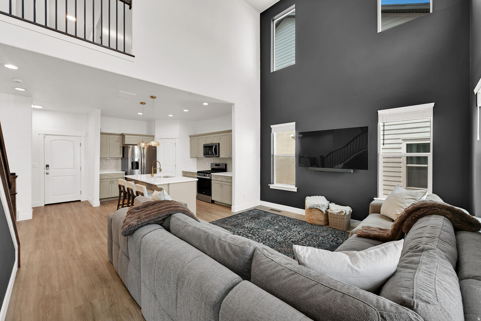 MOUNTAIN RIDGE - Residential