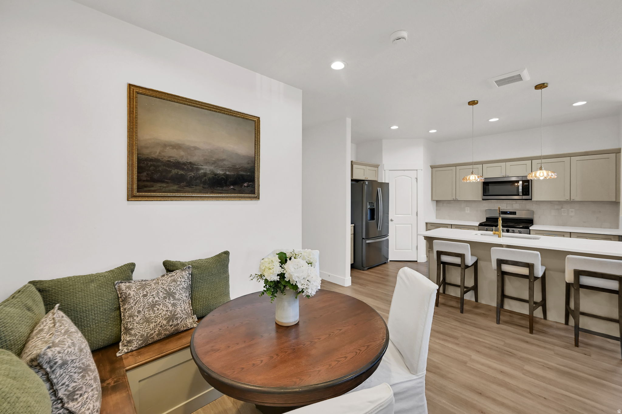 MOUNTAIN RIDGE - Residential