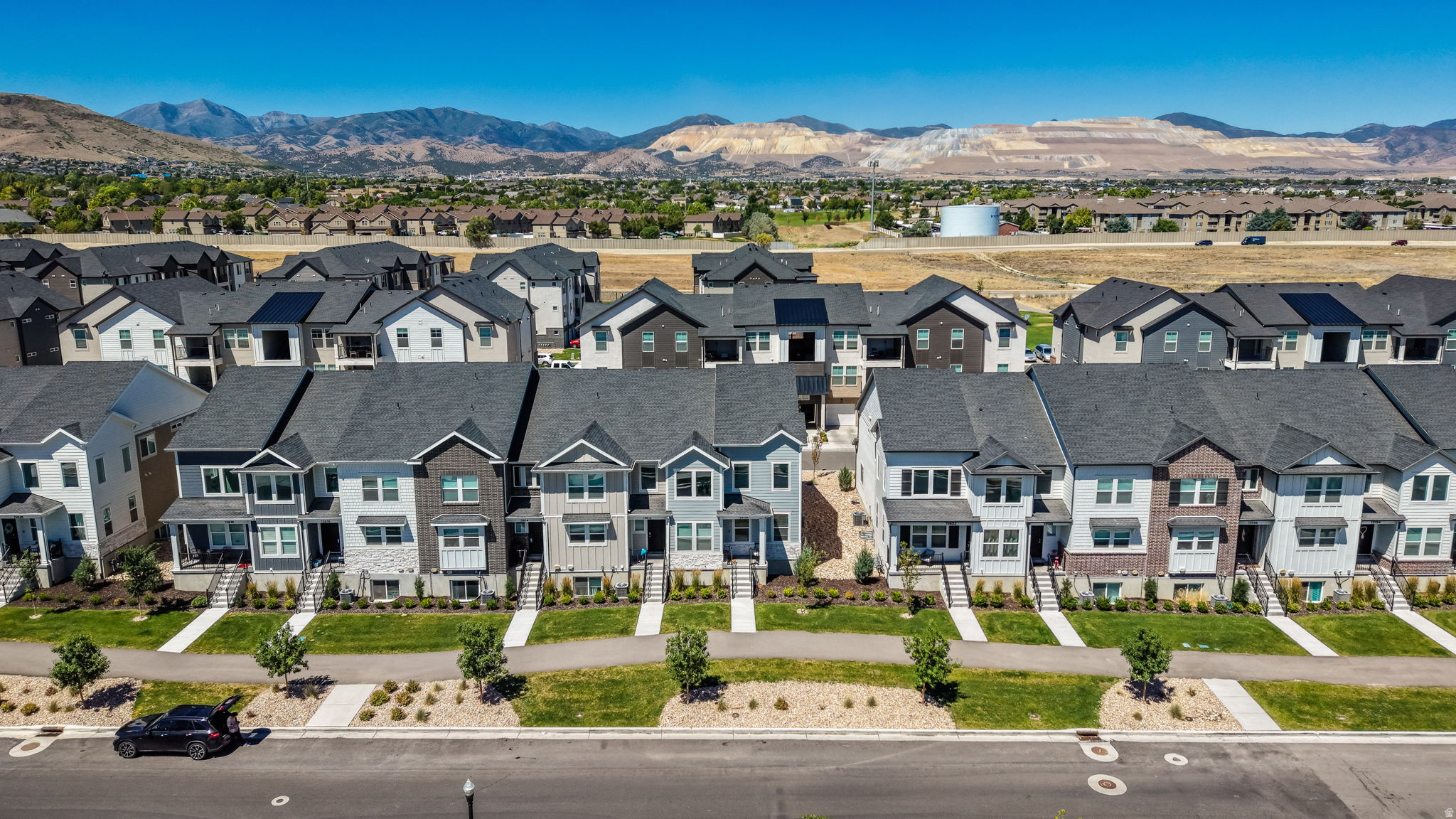 MOUNTAIN RIDGE - Residential