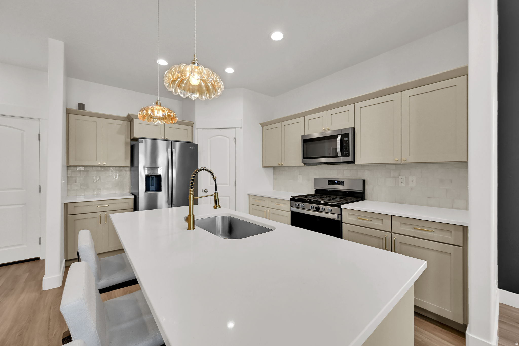 MOUNTAIN RIDGE - Residential