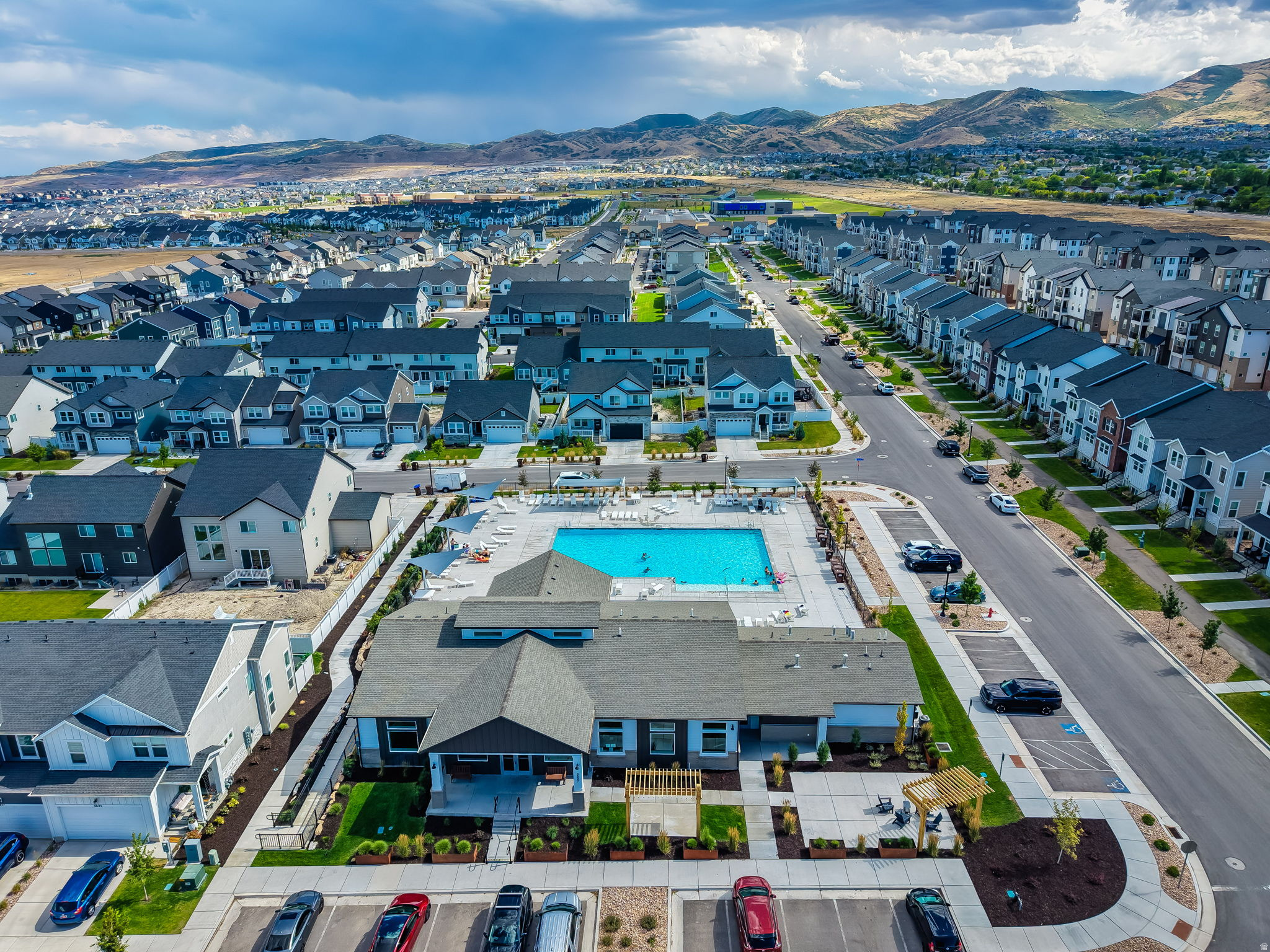 MOUNTAIN RIDGE - Residential