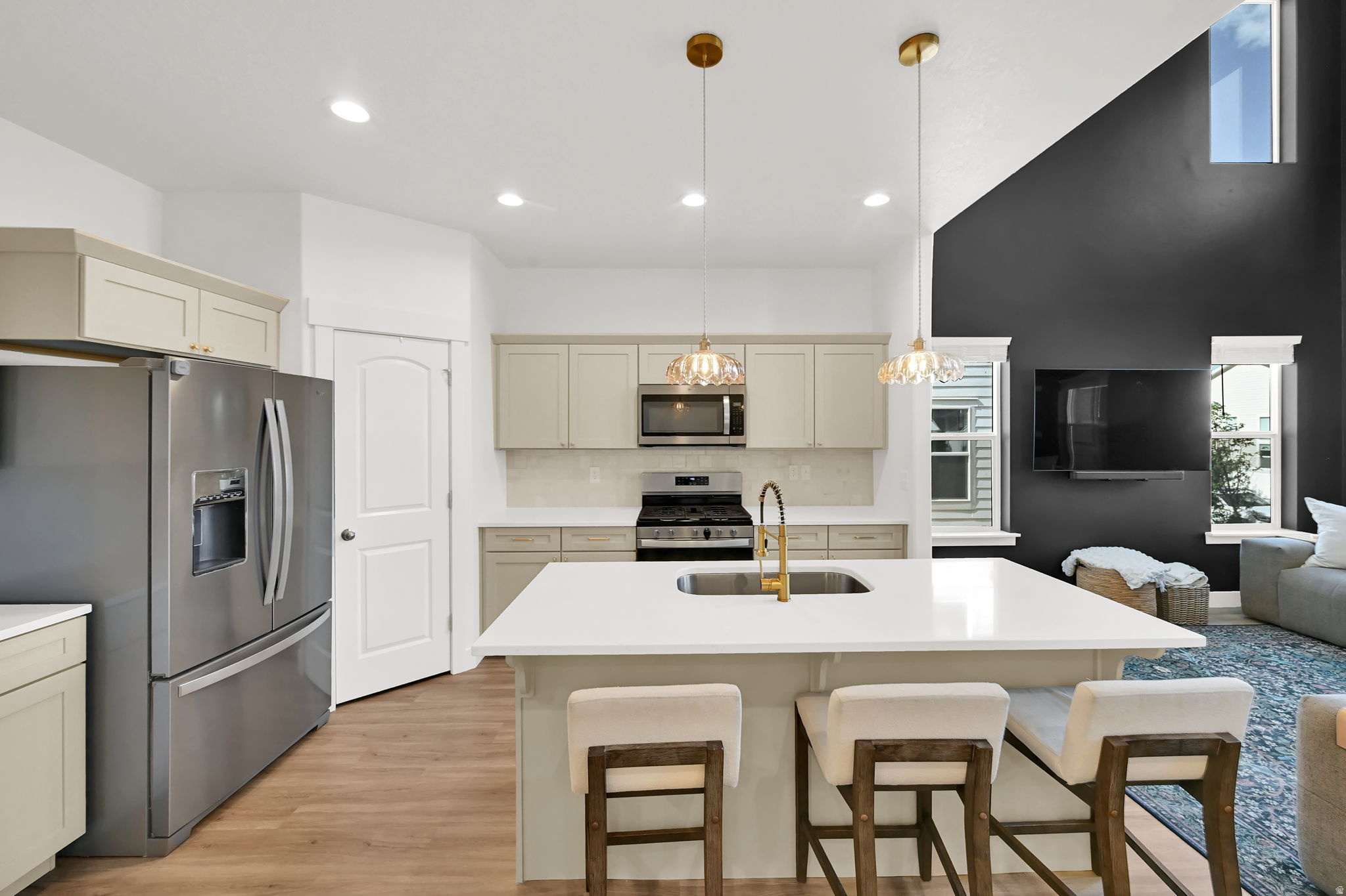 MOUNTAIN RIDGE - Residential