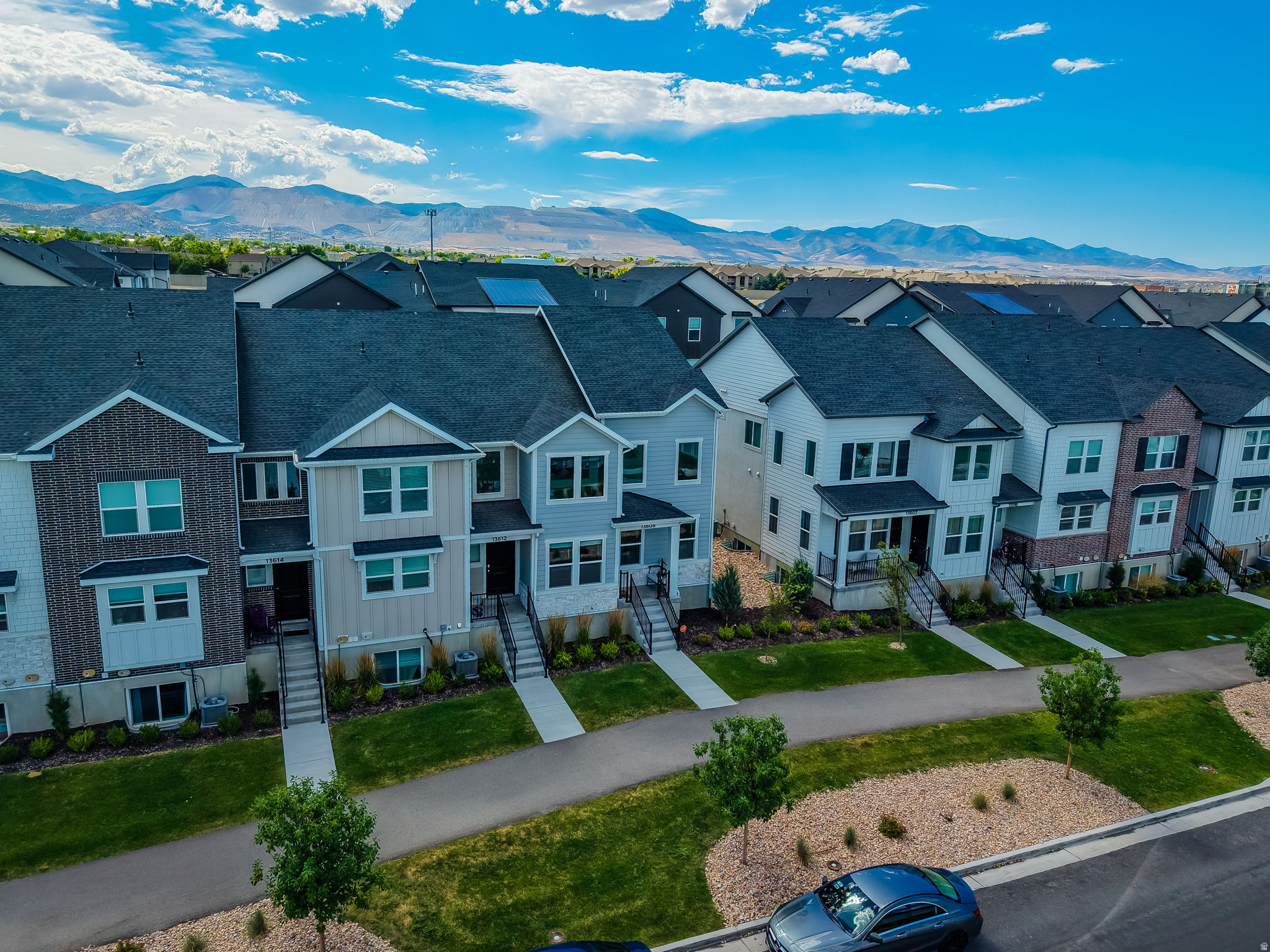 MOUNTAIN RIDGE - Residential