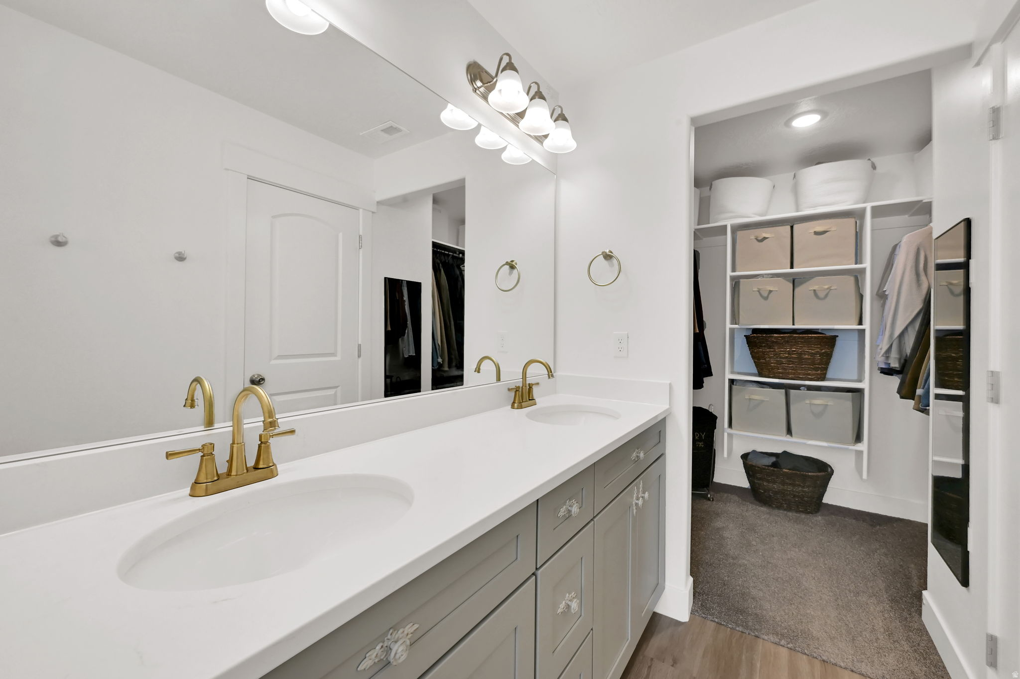 MOUNTAIN RIDGE - Residential