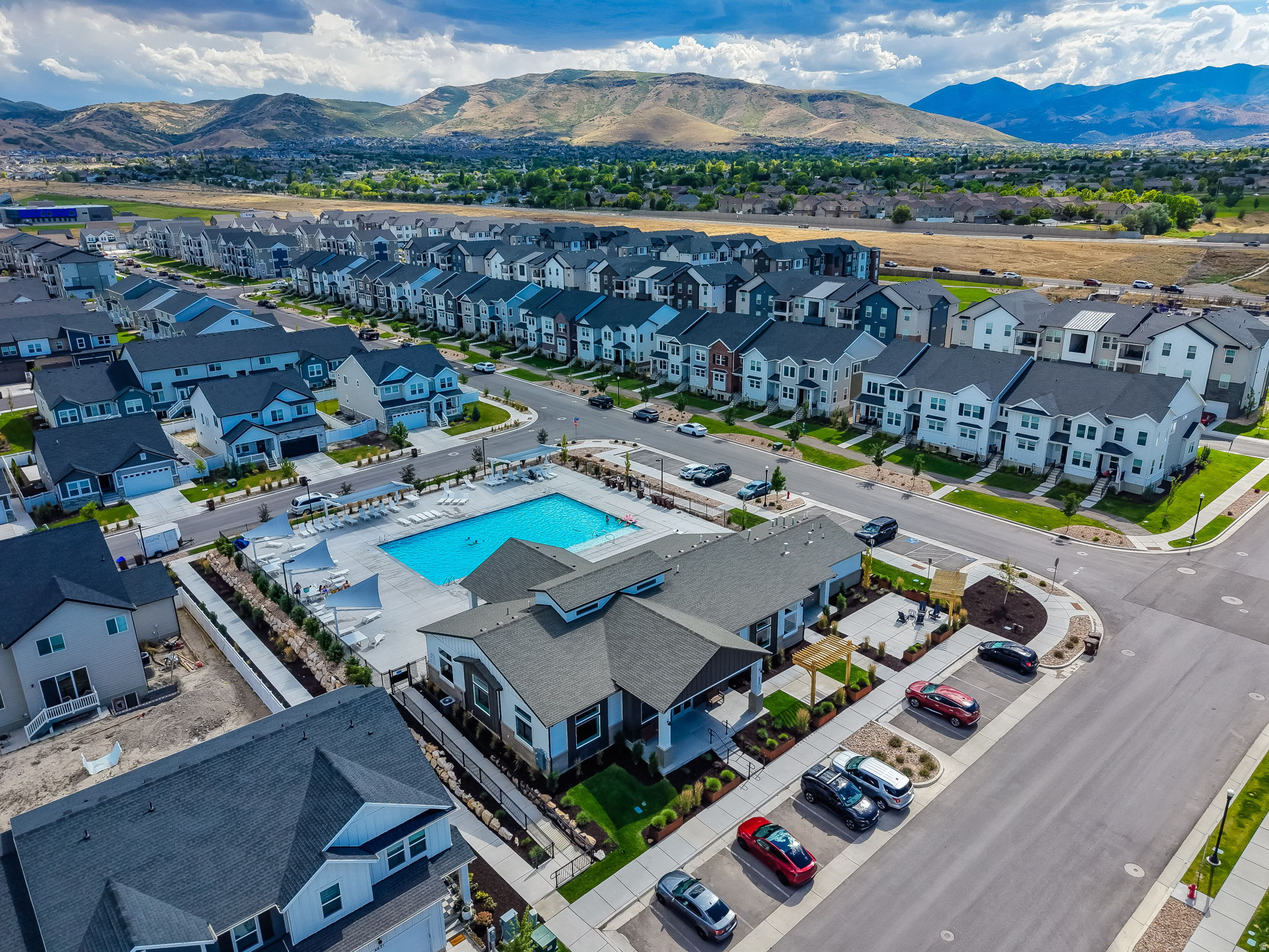 MOUNTAIN RIDGE - Residential