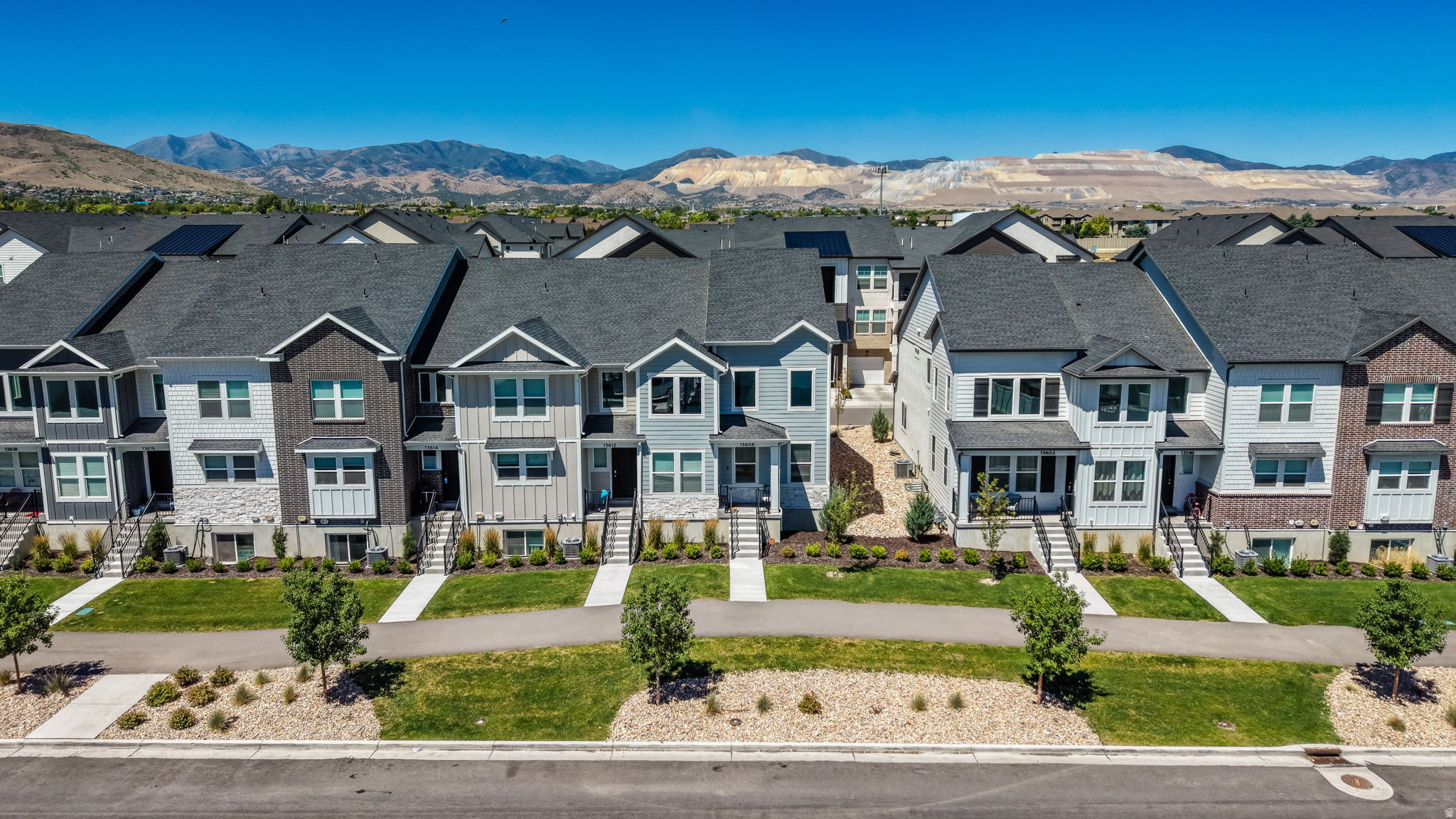 MOUNTAIN RIDGE - Residential
